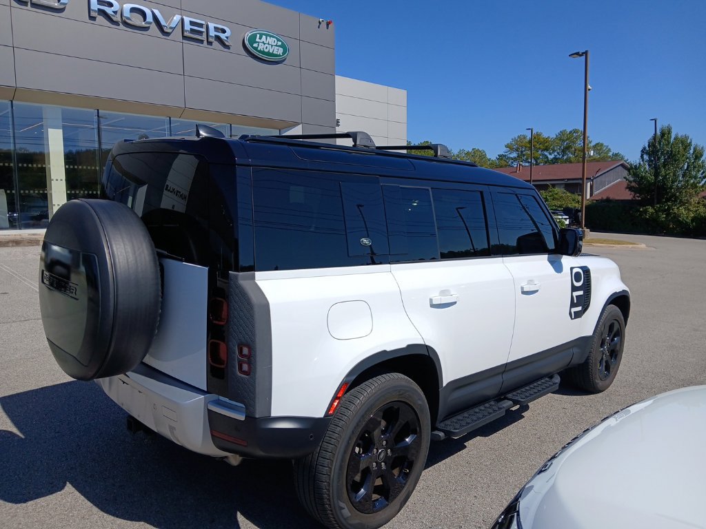 Used 2024 Land Rover Defender 110 S AWD/4WD image 2