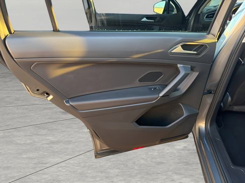 Used 2019 Volkswagen Tiguan SE image 23