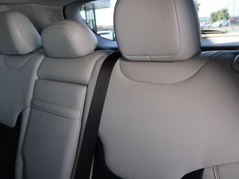 Used 2019 Jeep Compass Limited FWD image 17