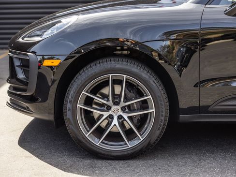 Certified 2026 Porsche Macan AWD/4WD image 25