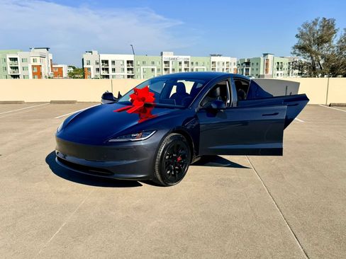 Used 2024 Tesla Model 3 Long Range RWD image 52
