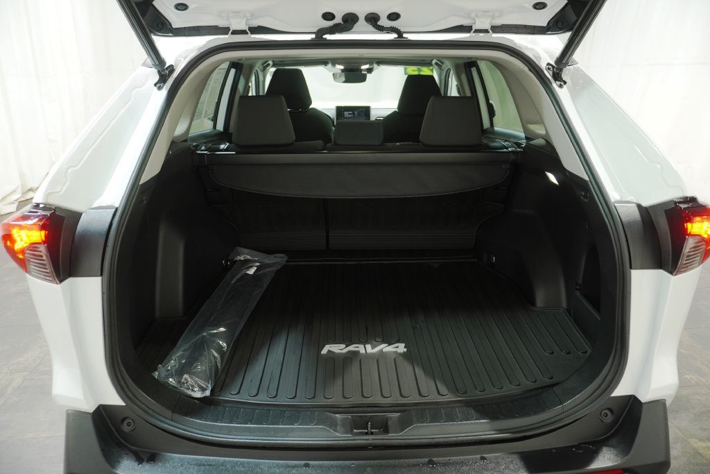 Certified 2023 Toyota RAV4 XLE w/ Convenience Package AWD/4WD image 7