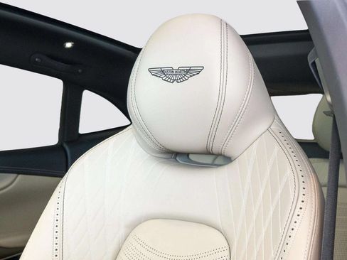 Used 2023 Aston Martin DBX AWD/4WD image 21