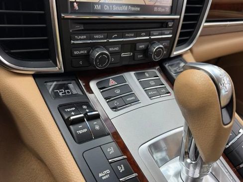 Used 2012 Porsche Panamera 4 image 23