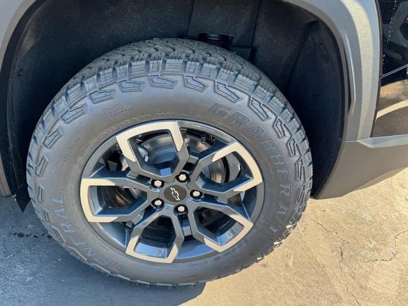 Used 2026 Chevrolet Equinox ACTIV AWD/4WD image 6