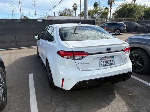Used 2025 Toyota Corolla SE w/ SE Premium Package FWD image 9