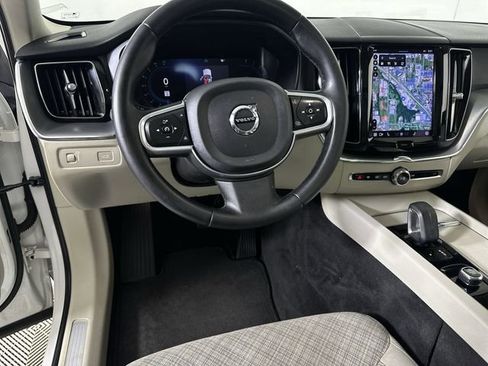 Used 2022 Volvo XC60 B5 Momentum AWD/4WD image 21