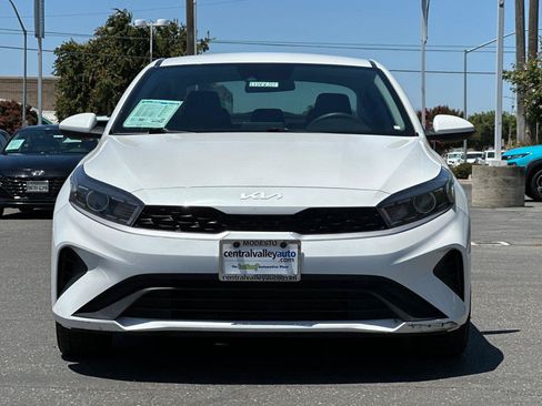 Used 2023 Kia Forte LXS FWD image 9