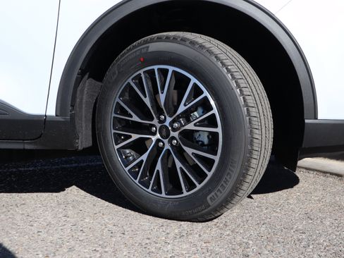 New 2026 Ford Escape SE image 13