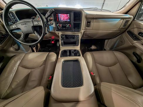 Used 2007 GMC Sierra 3500 SLT w/ Heavy-Duty Power Package AWD/4WD image 16