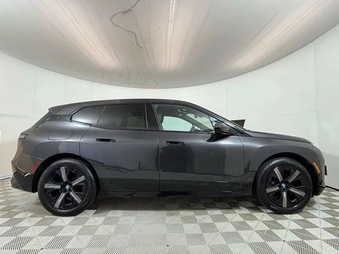 Used 2024 BMW iX xDrive50 w/ Premium Package AWD/4WD image 8