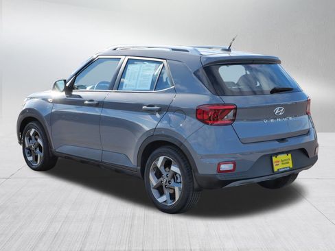 Certified 2023 Hyundai Venue SEL image 5