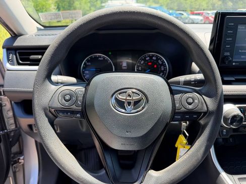 Used 2020 Toyota RAV4 LE w/ All Weather Liner Package AWD/4WD image 10