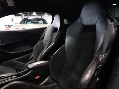 Used 2017 McLaren 570S Coupe image 13