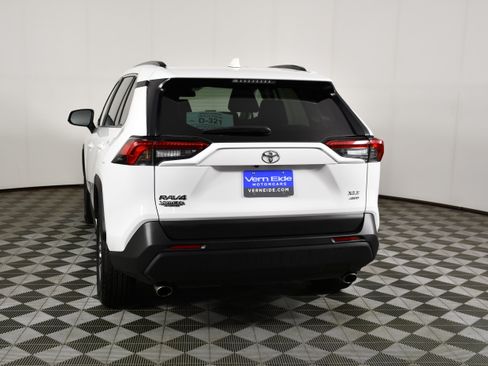 Used 2025 Toyota RAV4 XLE AWD/4WD image 7