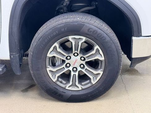 Used 2020 GMC Sierra 1500 SLE w/ SLE Value Package image 4