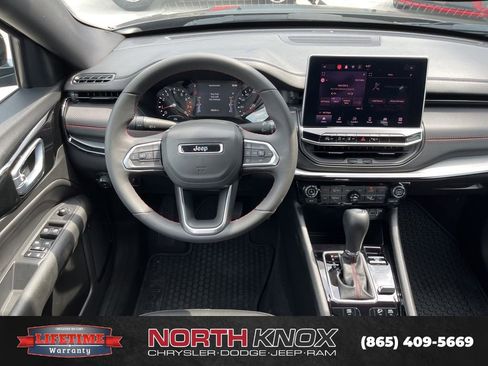 Used 2024 Jeep Compass Trailhawk AWD/4WD image 13