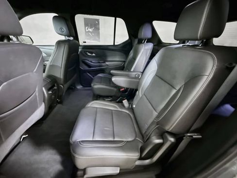 Used 2023 Chevrolet Traverse LT FWD image 24