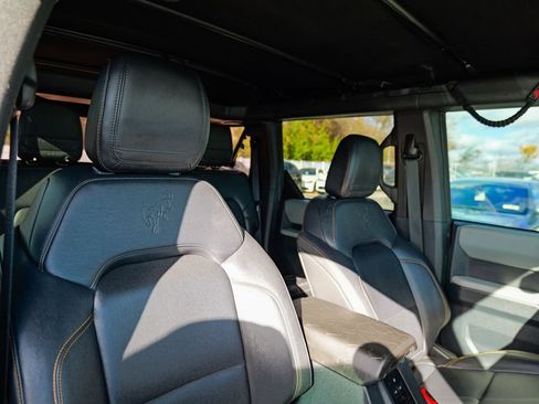 Used 2022 Ford Bronco Badlands w/ Sasquatch Package AWD/4WD image 36