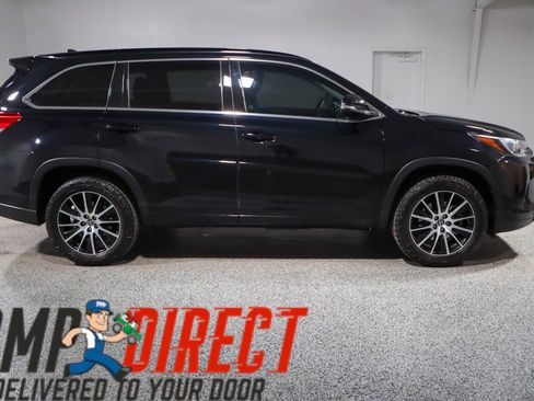 Used 2018 Toyota Highlander SE image 6