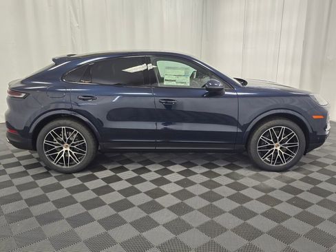 New 2025 Porsche Cayenne Coupe image 8