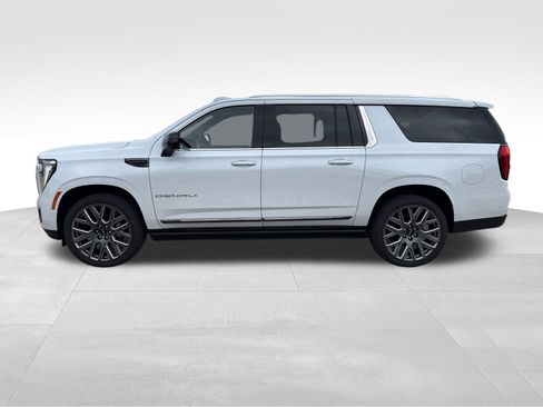 New 2026 GMC Yukon XL Denali Ultimate w/ LPO, Illumination Package AWD/4WD image 11