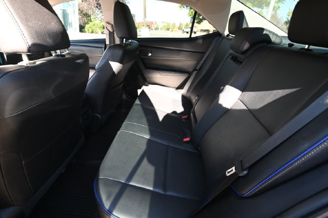 Used 2018 Toyota Corolla XSE FWD image 10