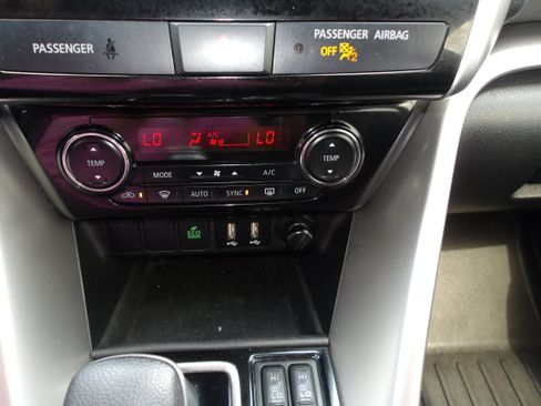 Used 2022 Mitsubishi Eclipse Cross AWD image 28