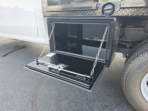 New 2025 GMC Sierra 3500 Pro w/ Convenience Package image 17