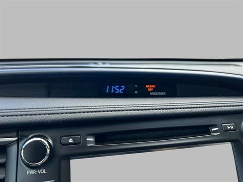 Used 2019 Toyota Highlander XLE image 30