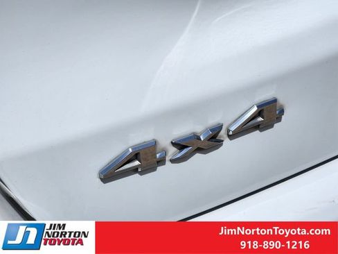 Used 2024 Jeep Compass Latitude AWD/4WD image 12