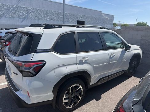 Used 2025 Subaru Forester Limited w/ Popular Package AWD/4WD image 11