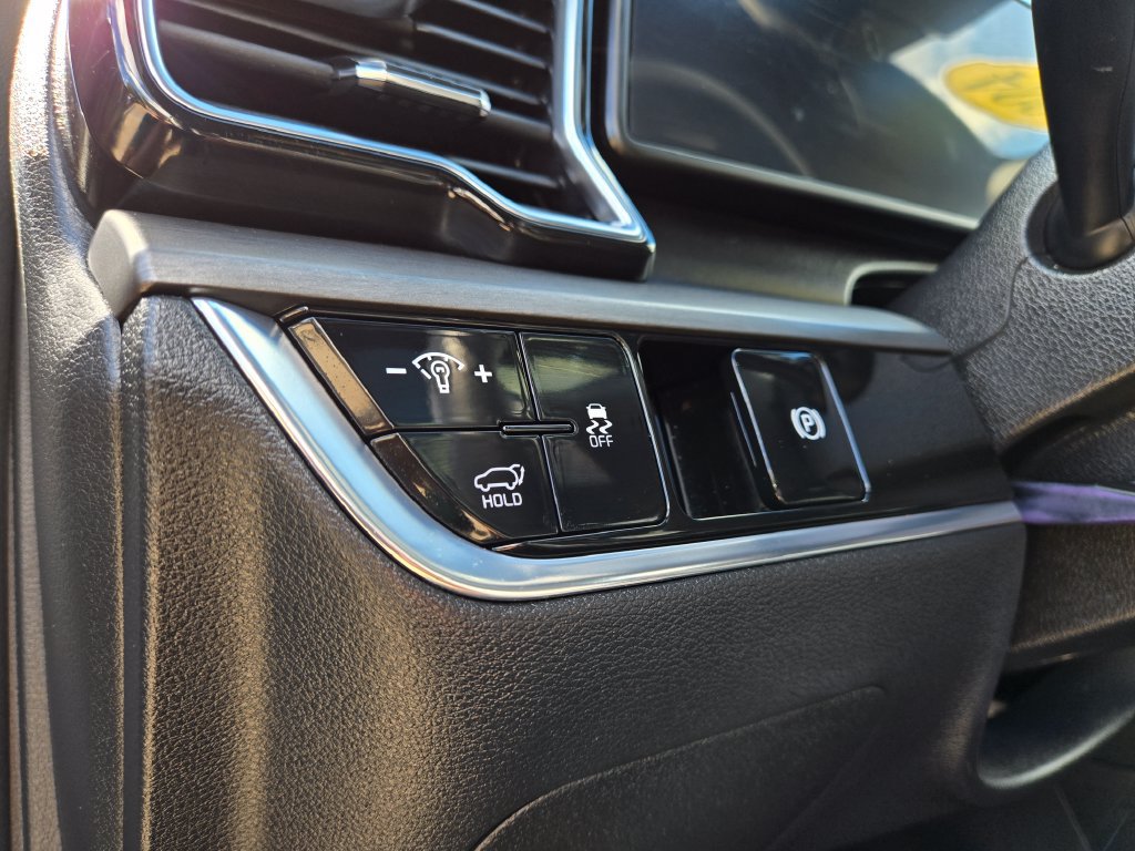 Used 2024 Kia Sportage X-Line w/ X-Line Premium Package AWD/4WD image 18