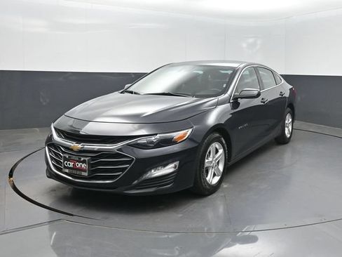 Used 2023 Chevrolet Malibu LT FWD image 2