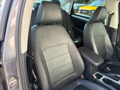 Used 2013 Volkswagen Passat 2.5 SE FWD image 41