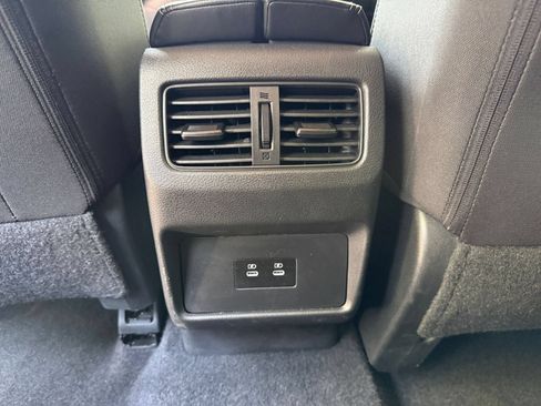 Used 2025 Nissan Rogue SV AWD/4WD image 22