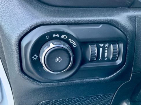 Used 2021 Jeep Wrangler Unlimited Sahara image 51