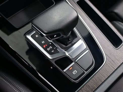 Used 2024 Audi Q5 2.0T Premium w/ Convenience Package AWD/4WD image 28