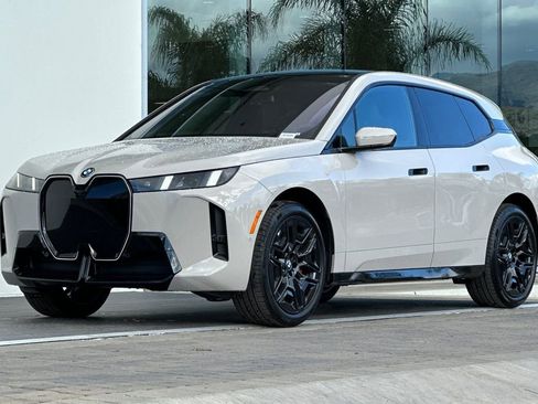 New 2026 BMW iX xDrive60 w/ M Sport Package image 7