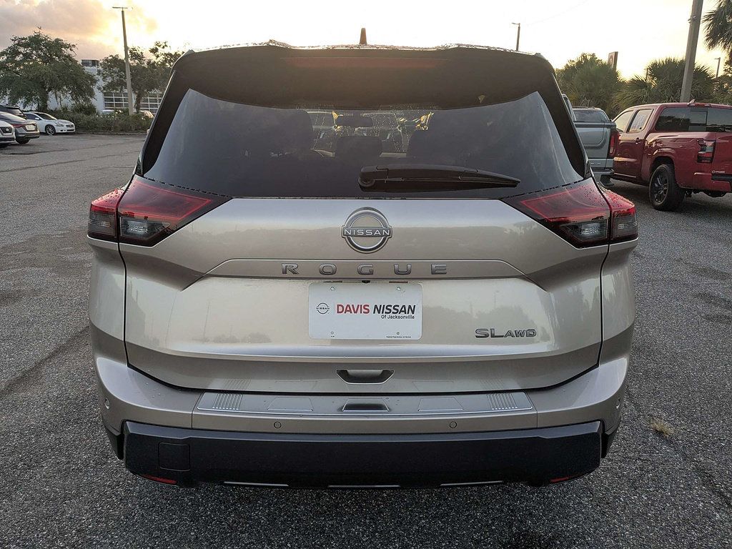 Used 2025 Nissan Rogue SL w/ SL Premium Package AWD/4WD image 6