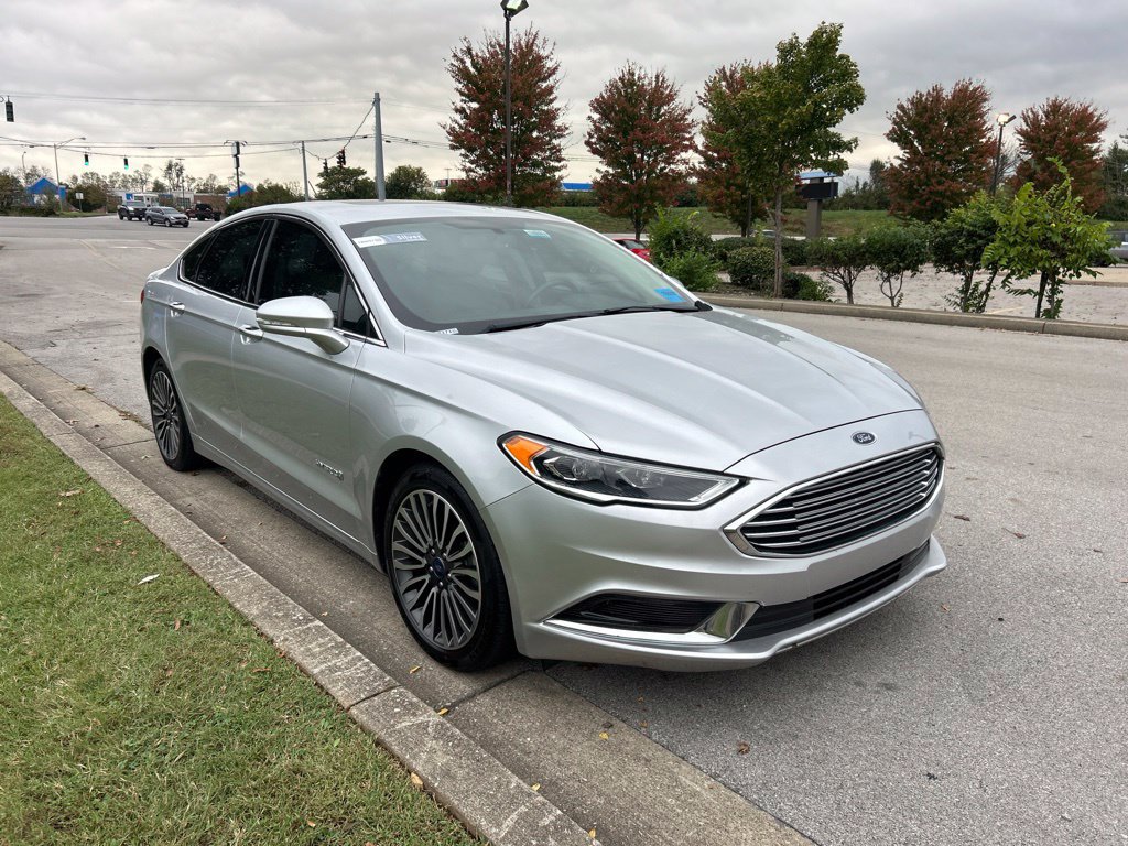 Used 2018 Ford Fusion SE w/ Equipment Group 602A FWD image 2