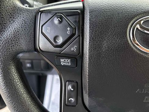 Used 2022 Toyota Tacoma SR image 15