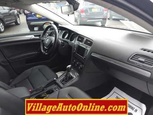 Used 2017 Volkswagen Golf Alltrack SE image 30