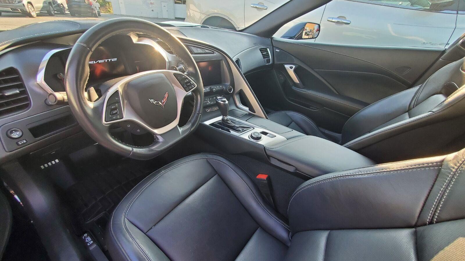 Used 2019 Chevrolet Corvette Stingray Coupe w/ Carbon Flash Badge Package RWD image 6