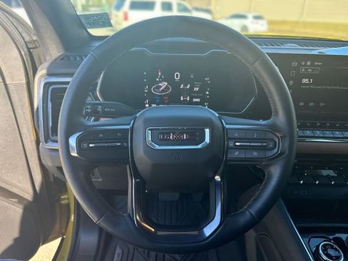 Used 2023 GMC Canyon AT4 w/ AT4 Premium Package image 15