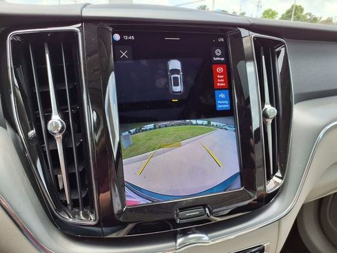 Certified 2023 Volvo XC60 B5 Core AWD/4WD image 30