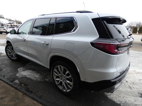 Used 2024 GMC Acadia Denali w/ Super Cruise Package image 11