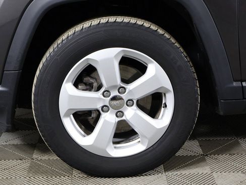 Used 2018 Jeep Compass Latitude w/ Cold Weather Group image 18