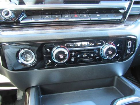 Used 2023 GMC Sierra 1500 Elevation image 19