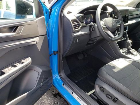 New 2025 Volkswagen Taos SE image 6